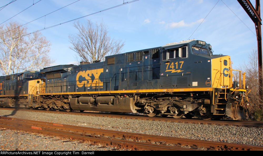 CSX 7417 leads M403